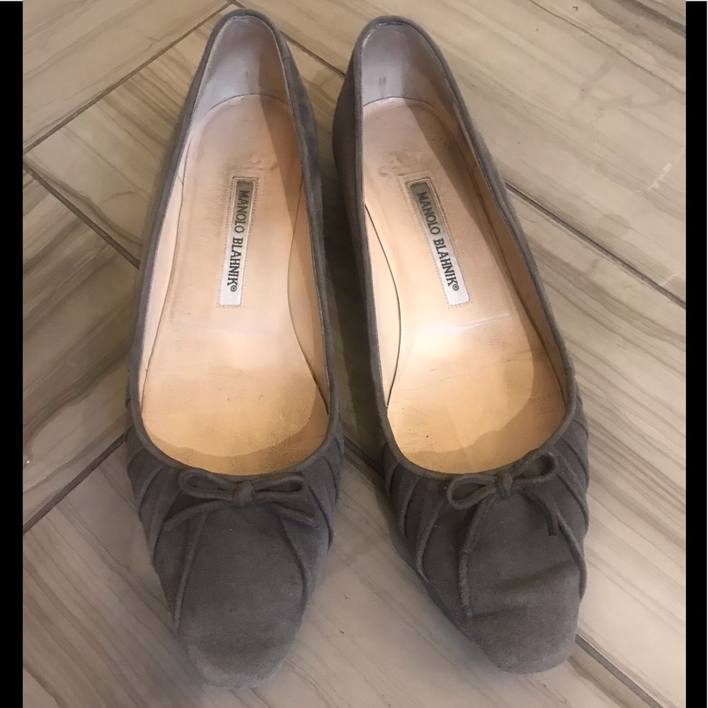 🌻HP!🌻 Manolo Blahnik Gray Suede Flats EU…